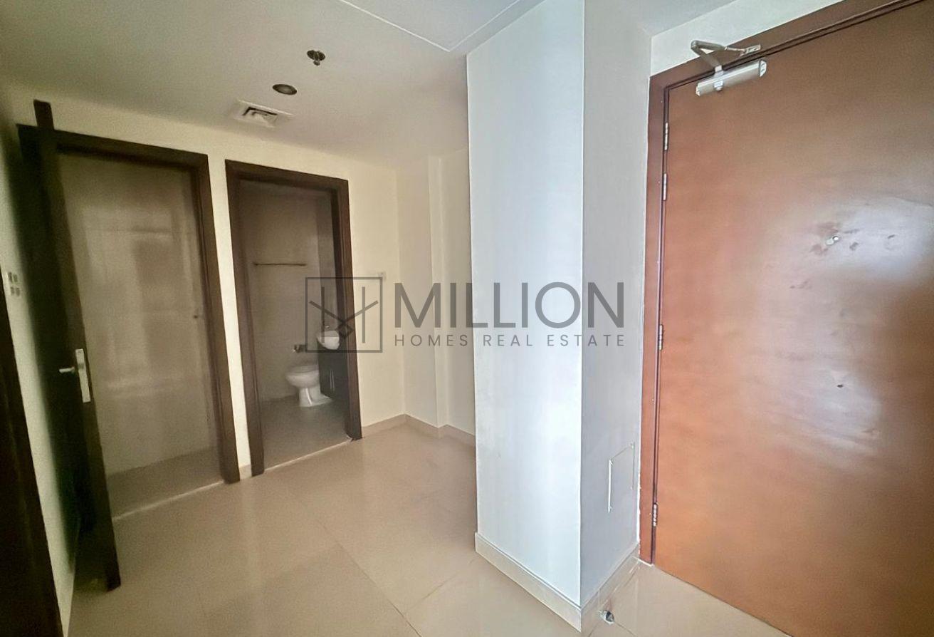 Spacious 1BR | Vacant | High Floor Unit photo 8