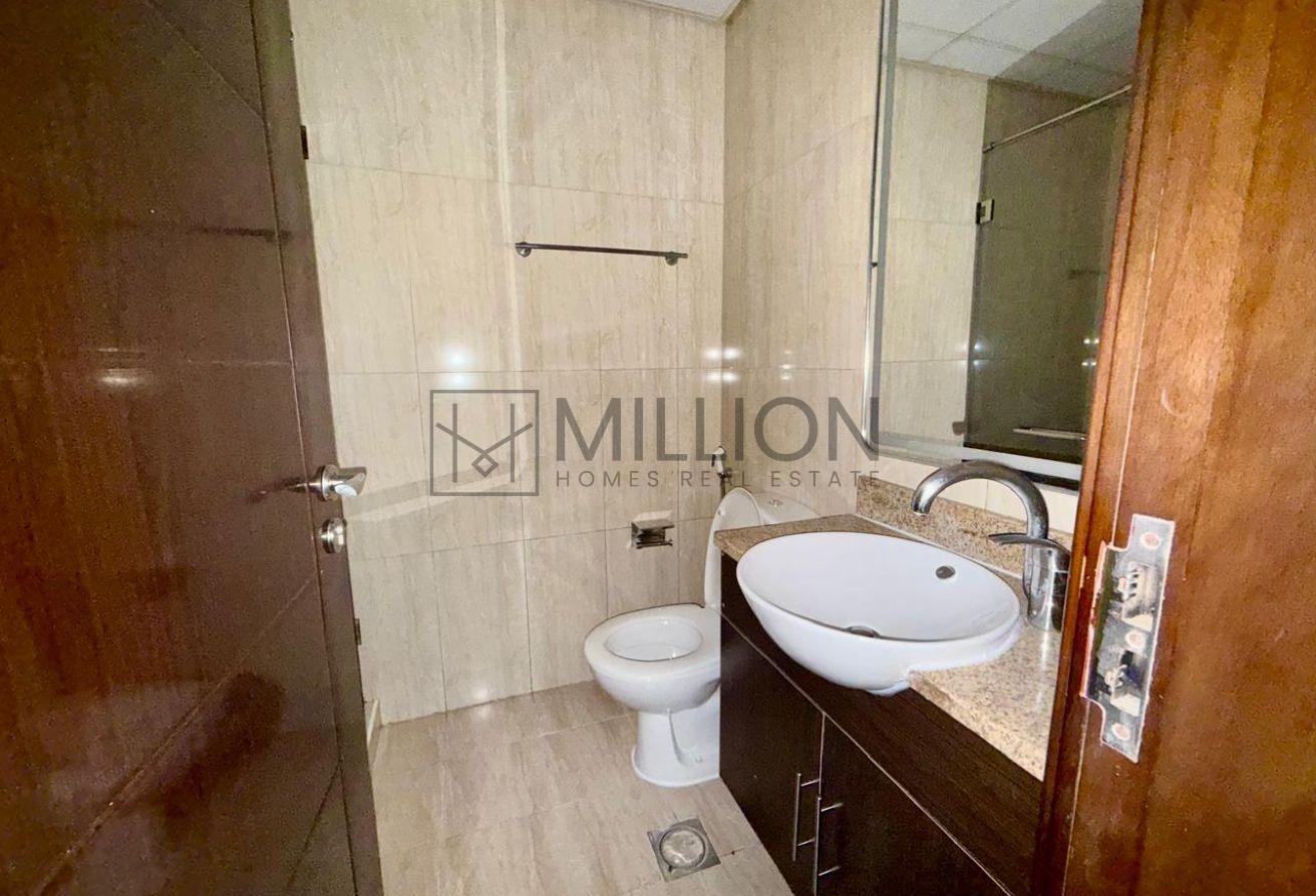 Spacious 1BR | Vacant | High Floor Unit photo 9