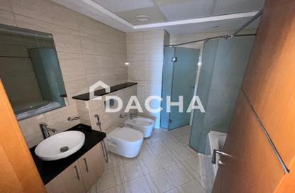 Apartment - 1 Bedroom - 2 Bathrooms for rent in Ocean Heights - Dubai Marina - Dubai