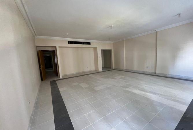87461677 - Property Image 3