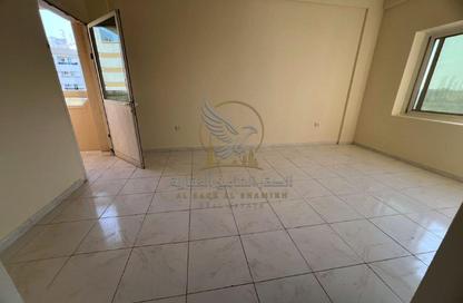 Apartment - 1 - 1 for rent in Al Qulayaa Building - Al Qulaya'ah - Al Sharq - Sharjah