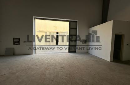Warehouse - Studio for rent in Al Khawaneej - Dubai