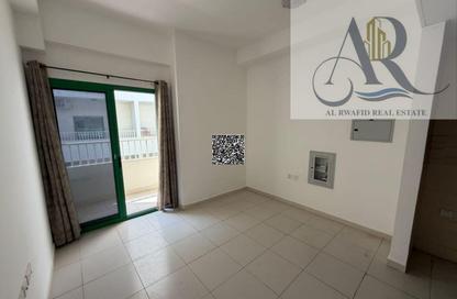 Apartment - Studio - 1 for rent in Smart Tower 1 - Al Amerah - Ajman