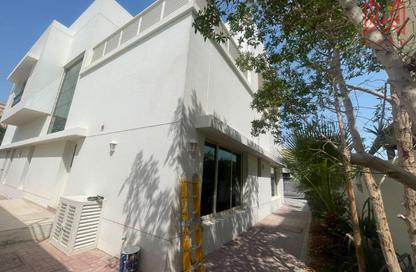 Villa - 4 Bedrooms - 7 Bathrooms for rent in Umm Suqeim 2 Villas - Umm Suqeim 2 - Umm Suqeim - Dubai Villa - 4 Bedrooms - 7 Bathrooms for rent in Umm Suqeim 2 Villas - Umm Suqeim 2 - Umm Suqeim - Dubai