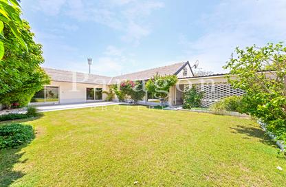 Villa - 4 - 4 for rent in Jumeirah 1 Villas - Jumeirah 1 - Jumeirah - Dubai