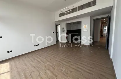 شقة - 2 غرف نوم - 3 حمامات للايجار في في2 - مدينة دبي الرياضية - دبي