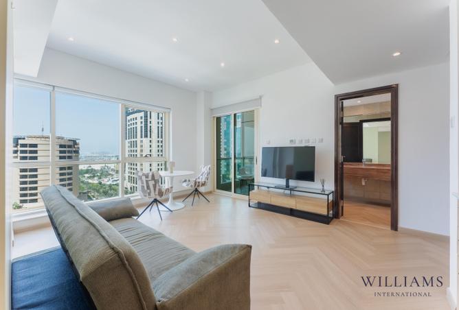 SEA VIEWS | RENOVATED | FURNISHED photo 3