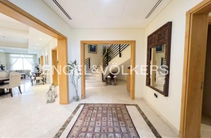 Villa - 4 Bedrooms - 5 Bathrooms for rent in Al Barsha 1 - Al Barsha - Dubai