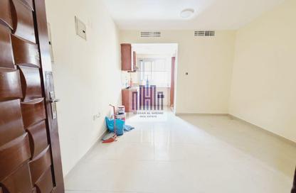 Apartment - Studio - 1 Bathroom for rent in Muwailih Building - Muwaileh - Sharjah