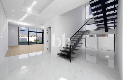Villa - 5 Bedrooms - 6 Bathrooms for sale in District 6 - Jumeirah Park - Dubai