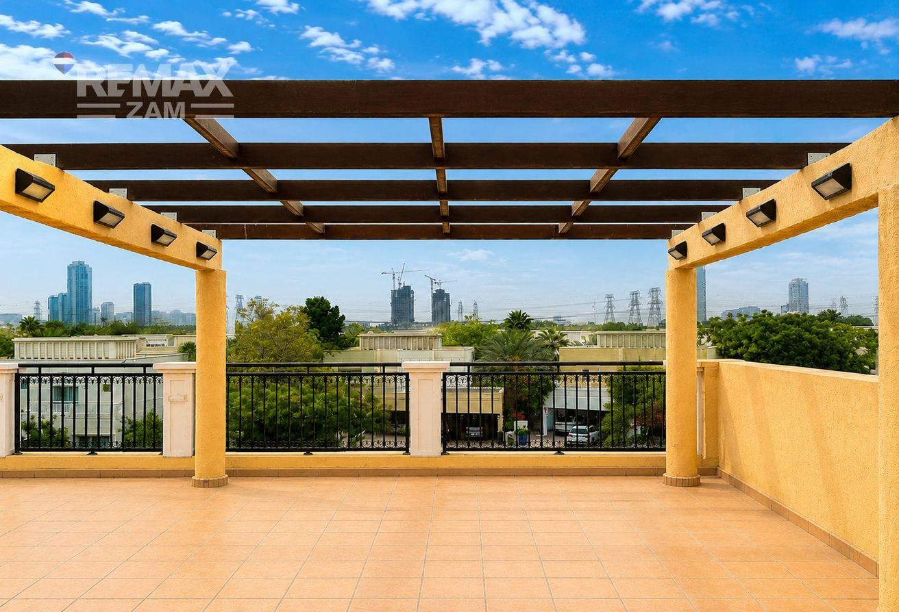 Single Row | Rooftop Terrace | Vacant Now photo 6