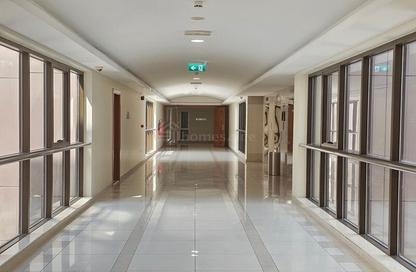 Apartment - 4 - 3 for rent in Golden Sands 9 - Al Mankhool - Bur Dubai - Dubai