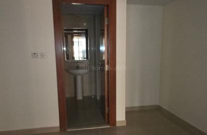 Apartment - 4 - 3 for rent in Golden Sands 9 - Al Mankhool - Bur Dubai - Dubai Apartment - 4 - 3 for rent in Golden Sands 9 - Al Mankhool - Bur Dubai - Dubai