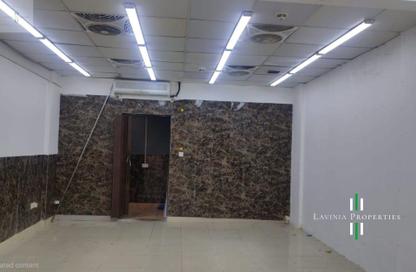 متجر - استوديو - 1 حمام للايجار في مبنى بي02 - طراز فرنسي - المدينة العالمية - دبي متجر - استوديو - 1 حمام للايجار في مبنى بي02 - طراز فرنسي - المدينة العالمية - دبي