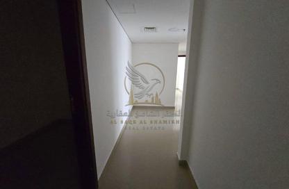 Apartment - 2 - 3 for rent in Al Qulaya'ah - Al Sharq - Sharjah Apartment - 2 - 3 for rent in Al Qulaya'ah - Al Sharq - Sharjah