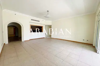 Apartment - 2 Bedrooms - 2 Bathrooms for sale in Al Habool - Shoreline Apartments - Palm Jumeirah - Dubai
