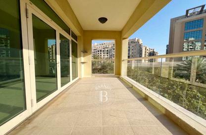 Apartment - 2 - 2 for sale in Al Habool - Shoreline Apartments - Palm Jumeirah - Dubai