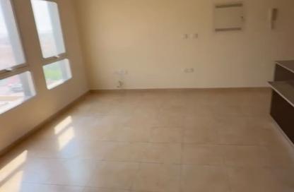 Apartment - Studio - 1 for rent in Al Thamam 41 - Al Thamam - Remraam - Dubai Apartment - Studio - 1 for rent in Al Thamam 41 - Al Thamam - Remraam - Dubai