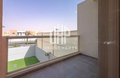 Villa - 3 - 4 for sale in Manazel Al Reef 2 - Al Samha - Abu Dhabi