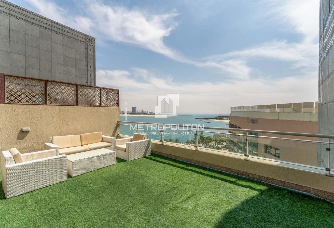Exclusive Penthouse| Signature Residence| Sea View photo 15