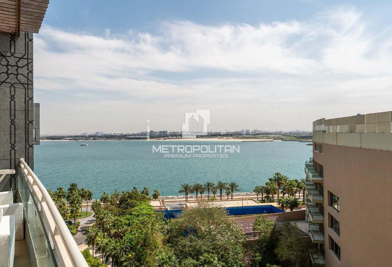Exclusive Penthouse| Signature Residence| Sea View photo 13