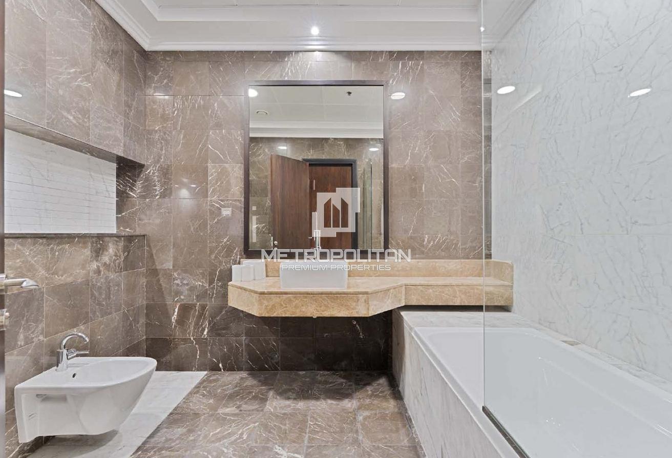 Exclusive Penthouse| Signature Residence| Sea View photo 11