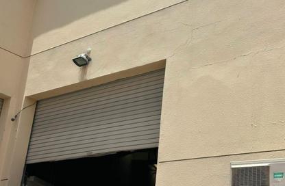 Warehouse - Studio - 2 Bathrooms for rent in Al Sajaa Industrial - Al Sajaa - Sharjah