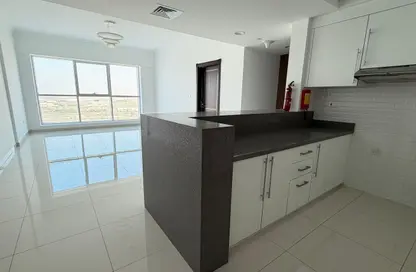 شقة - غرفة نوم - 2 حمامات للايجار في ذا جيت ريزيدنس 1 - مجمع دبي ريزيدنس - دبي لاند - دبي