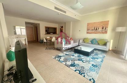 Apartment - 1 Bedroom - 2 Bathrooms for rent in Al Das - Shoreline Apartments - Palm Jumeirah - Dubai