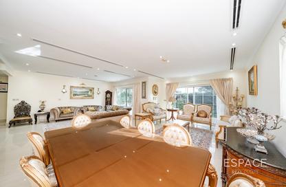 Villa - 4 Bedrooms - 5 Bathrooms for rent in District 8 - Jumeirah Park - Dubai