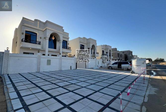 98275003 - Property Image 3
