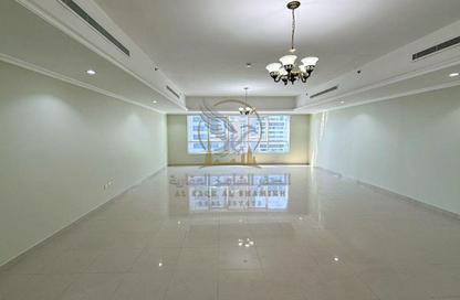 Apartment - 4 - 5 for rent in Al Khan Corniche - Al Khan - Sharjah