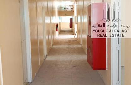 عمارة بالكامل - استوديو - 8 حمامات للايجار في أم درع - أم القيوين