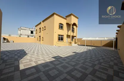 Villa - 5 Bedrooms for rent in Madinat Al Riyad - Abu Dhabi