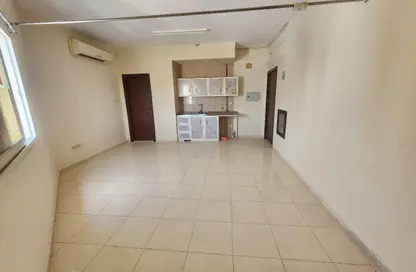 شقة - 1 حمام للايجار في طريق فاير ستاشن - مويلح - الشارقة