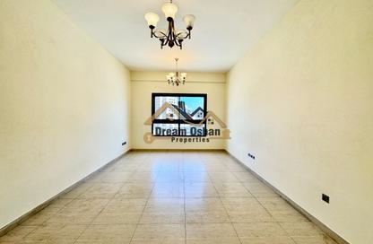 Apartment - 2 - 3 for rent in Yasmeen Building - Al Jaddaf - Dubai Apartment - 2 - 3 for rent in Yasmeen Building - Al Jaddaf - Dubai