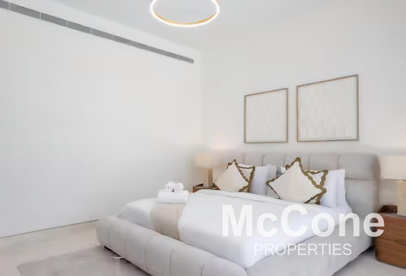 Rare Unit | Bright | Fully Furnished photo 10
