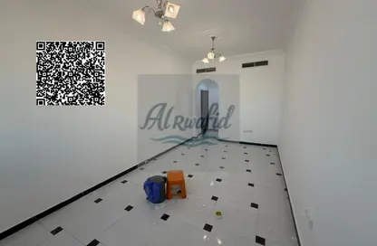 شقة - غرفة نوم - 2 حمامات للايجار في بناية النافورة 1 - 2  الروضة - الروضة - عجمان