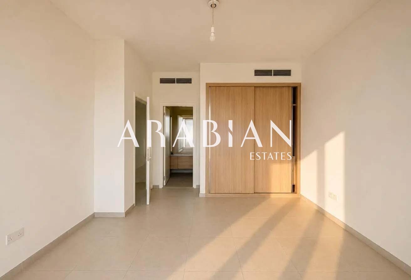EXCLUSIVE | Close to Pool | Brand New | End Unit photo 6