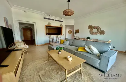 Apartment - 2 Bedrooms - 3 Bathrooms for rent in Al Tamr - Shoreline Apartments - Palm Jumeirah - Dubai