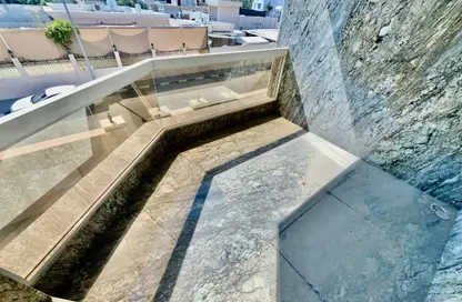 فيلا - 3 غرف نوم - 5 حمامات للايجار في الجزّات - ضاحية الرقة - الشارقة