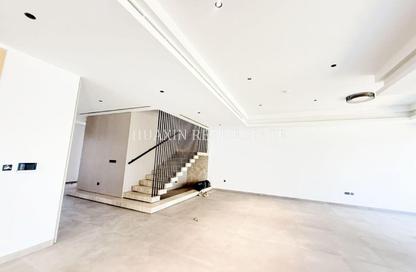Villa - 4 Bedrooms - 5 Bathrooms for rent in Jumeirah 1 Villas - Jumeirah 1 - Jumeirah - Dubai
