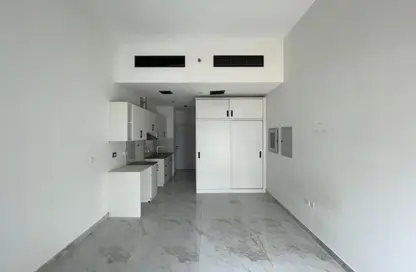 Apartment - Studio - 1 Bathroom for rent in Al Amir Hamad Building - International City Phase 2 - Al Warsan 4 - Al Warsan - Dubai