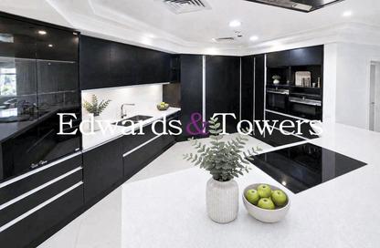 Apartment - 3 Bedrooms - 4 Bathrooms for rent in Al Tamr - Shoreline Apartments - Palm Jumeirah - Dubai