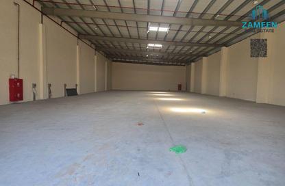 Warehouse - Studio - 2 Bathrooms for rent in Umm Al Thuoob - Umm Al Quwain