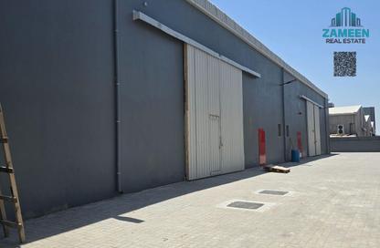 Warehouse - Studio - 2 Bathrooms for rent in Umm Al Thuoob - Umm Al Quwain