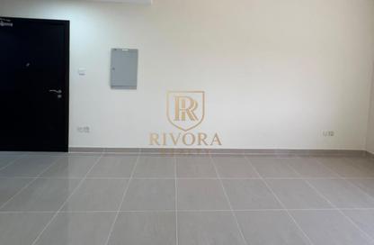 Apartment - 1 Bedroom - 2 Bathrooms for rent in Infinity Building - Sheikh Zayed Road - Dubai