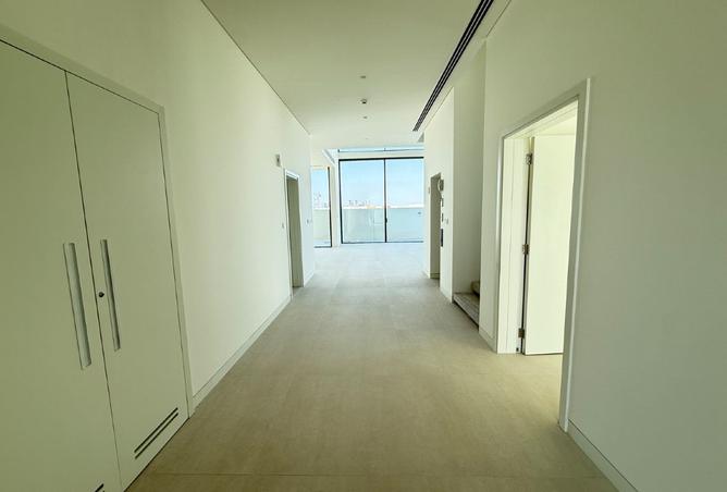 128369105 - Property Image 3
