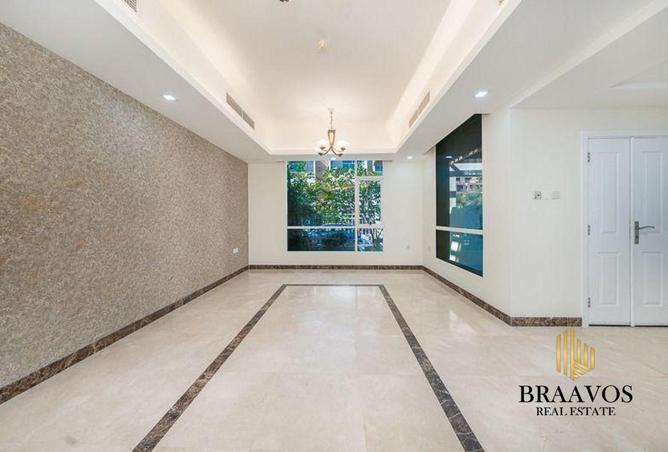 124288102 - Property Image 2