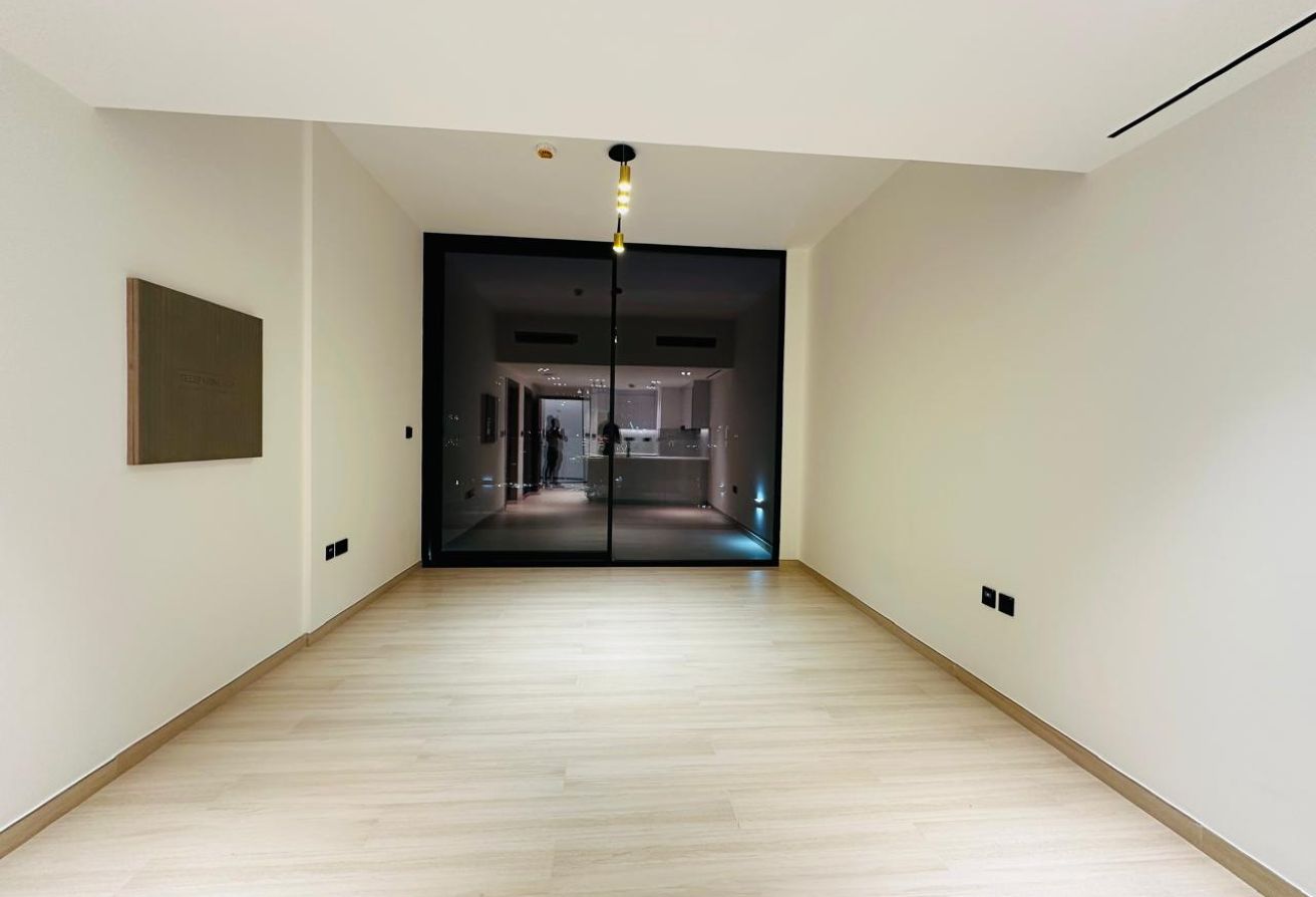 RENTED | VACANT | FULLY FURNISHED gallery image